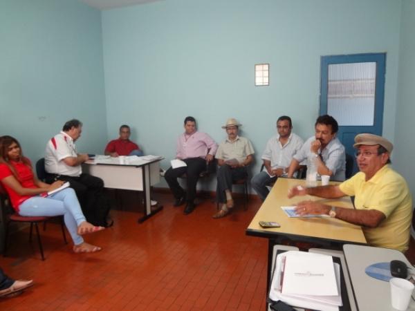 Sindicato dos Comerci&aacute;rios realiza reuni&atilde;o com a categoria.(Imagem:FlorianoNews)