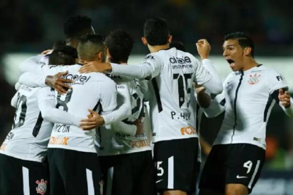 Corinthians bate Universidad de Chile e avança na Copa Sul-Americana