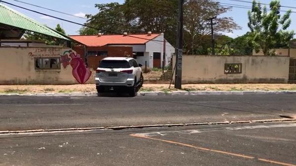 Homem tenta fugir de flagrante por furto de energia e é preso após colidir com muro da UFPI