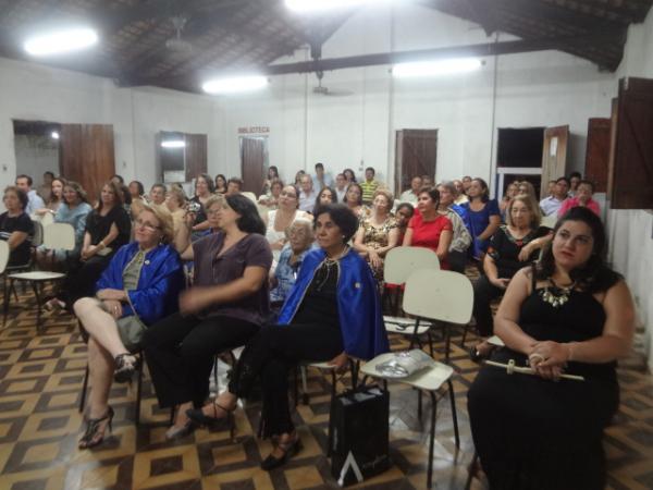 Confraternização marca encerramento das atividades da ALBEARTES de Floriano