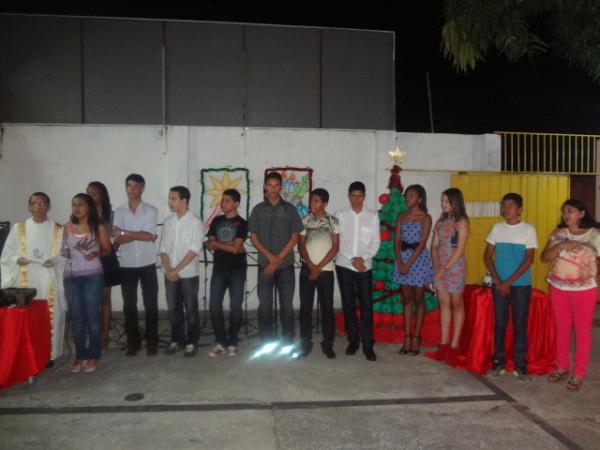Alunos da Escola Mega de Floriano festejaram formatura da 8ª série