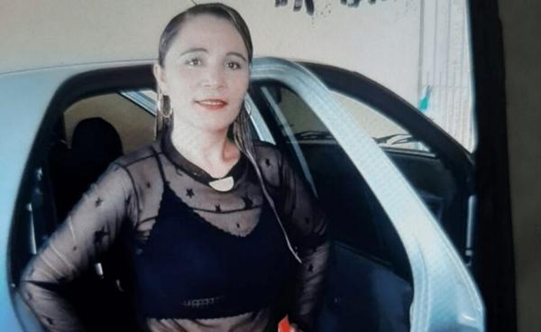 Mulher é espancada até a morte e companheiro é preso tentando limpar cena do crime