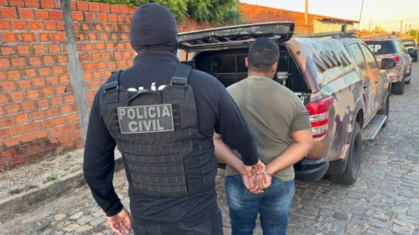 Casal é preso por roubos à mulheres em Teresina; peças de ouro serão devolvidas às vítimas