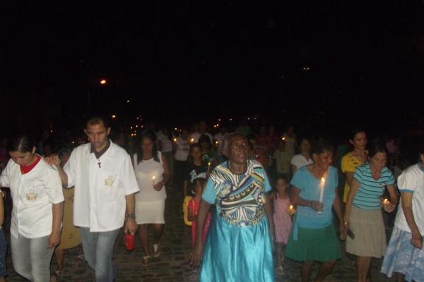 Prociss&atilde;o encerra festejo de Santa Cruz dos Milagres em Floriano.(Imagem:FlorianoNews)