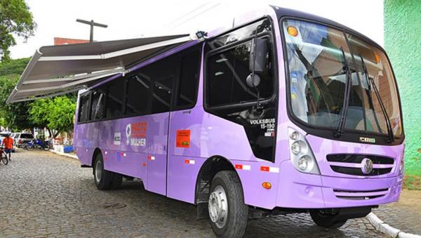 Ônibus lilás realiza ação social no Distrito Amolar