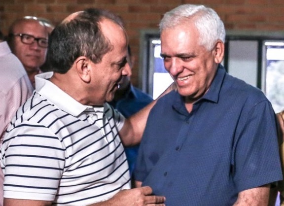 Themístocles e Hélio fecham chapa única e atribuem consenso a Dias