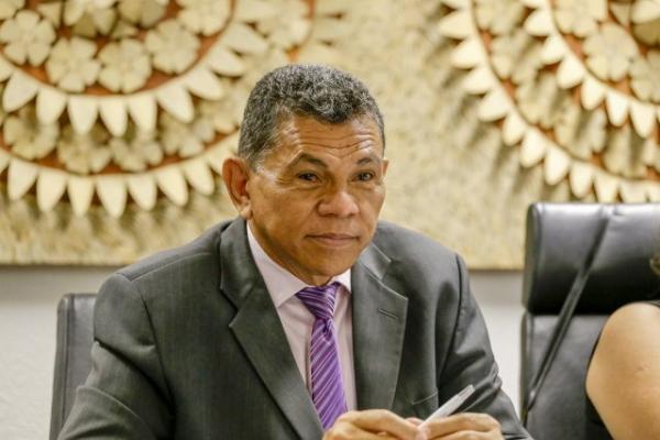 João de Deus diz que ações de Michel Temer são ditatoriais
