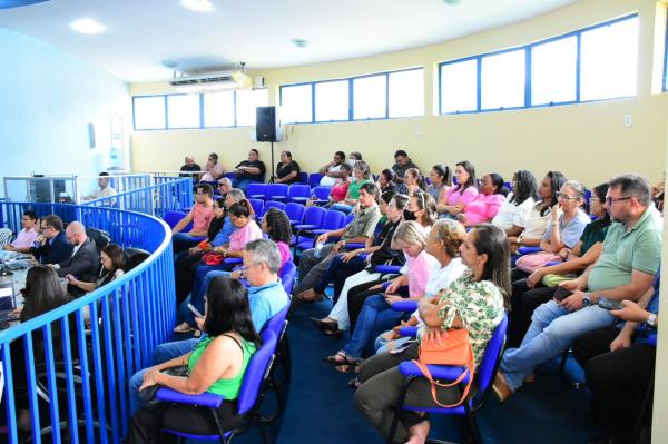 C&acirc;mara de Floriano &eacute; palco de audi&ecirc;ncia p&uacute;blica para presta&ccedil;&atilde;o de contas da Prefeitura Municipal.(Imagem:CMF)
