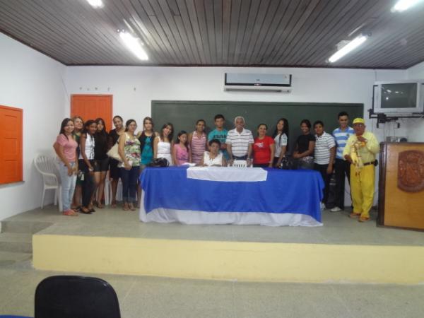 Reuni&atilde;o com calouros do Festival Estudantil 2012.(Imagem:FlorianoNews)