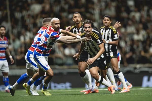 Atlético-MG fica na frente por duas vezes, cede empate e vê festa de Hulk ofuscada por Deyverson