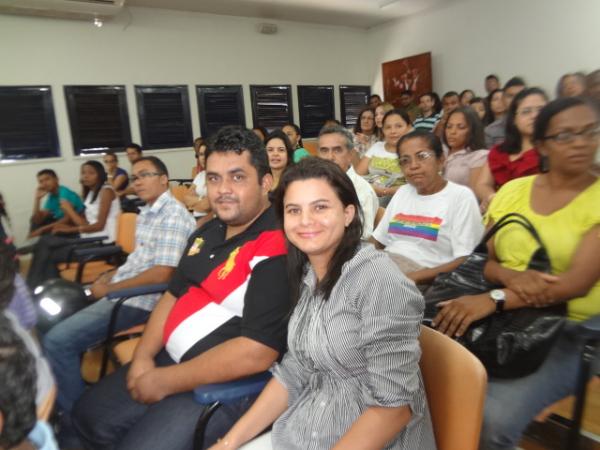 Aprovados no Concurso P&uacute;blico tomam posse em Floriano.(Imagem:FlorianoNews)