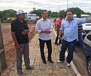 Prefeito Gilberto e Secretário de Infraestrutura visitam Avenida Frei Antônio Curcio