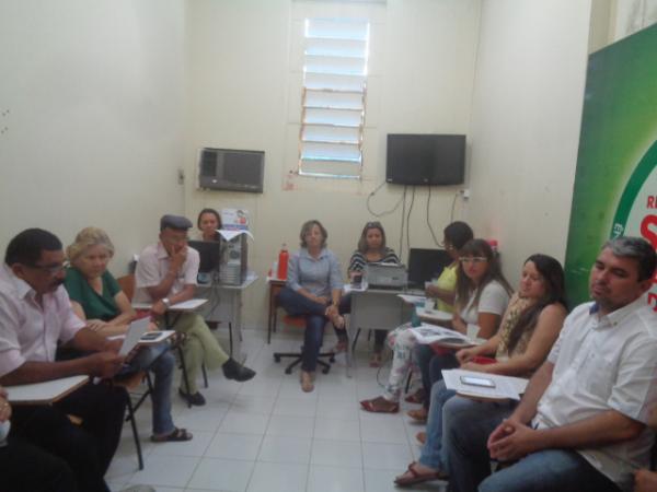 Conselheiros cobram melhorias para a saúde em Floriano durante reunião ordinária