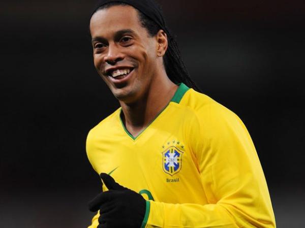 Ronaldinho reclama de Dunga e sonha com Copa de 2018