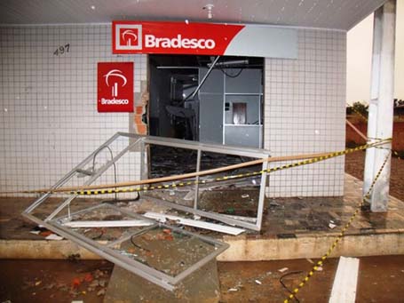 Polícia prende suspeitos de explodir agência do Bradesco no interior do Piauí