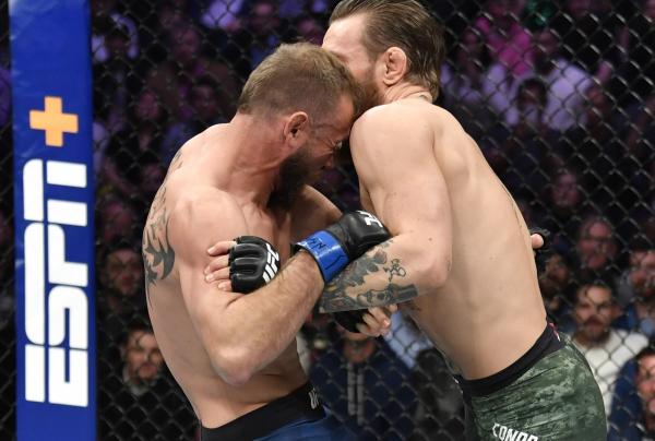 Donald Cerrone se impressiona com ombradas de McGregor: "Nunca vi nada parecido"