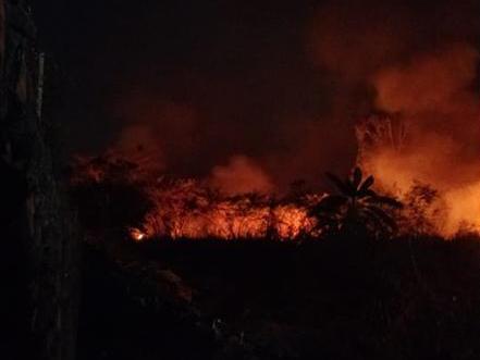 Incêndio atinge campus da Uespi e terrenos de dois prédios em Teresina