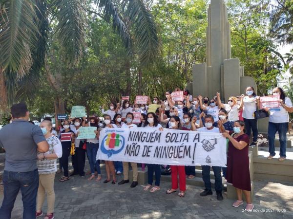 "Moleques e vagabundos", diz Mão Santa, sobre profissionais de enfermagem em greve