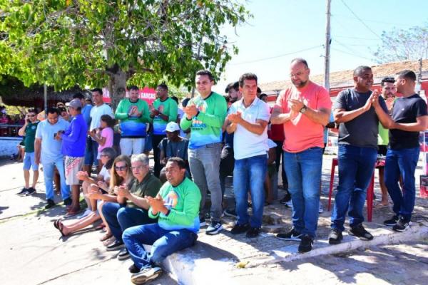 Regata de Canoas movimenta o domingo na beira-rio com apoio da Prefeitura de Floriano(Imagem:Secom)