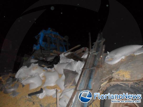 Acidente com dois caminhões resulta em três mortos e dois feridos na PI 140.(Imagem:FlorianoNews)
