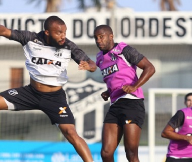 Ceará recebe o Botafogo em disputa direta contra o rebaixamento