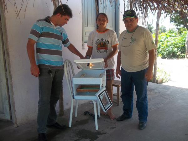 Secret&aacute;rio participa de encerramento de curso sobre cria&ccedil;&atilde;o de galinhas.(Imagem:Assessoria de Imprensa)