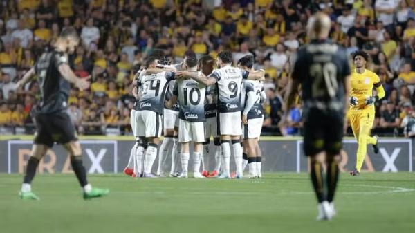 Corinthians reage no segundo tempo, vence o Criciúma e entra no G-8