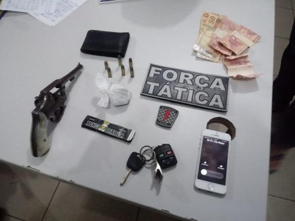 Homem é detido com arma, drogas e dinheiro em Floriano