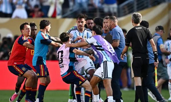 Fifa vai investigar briga entre jogadores após a final da Copa 2026