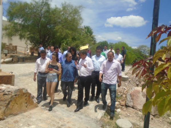 Ded&eacute; Santana visita Teatro Cidade Cenogr&aacute;fica de Floriano.(Imagem:FlorianoNews)