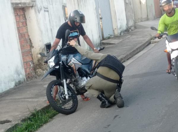 Pol&iacute;cia Militar realiza opera&ccedil;&atilde;o de fiscaliza&ccedil;&atilde;o e seguran&ccedil;a em Floriano.(Imagem:Divulga&ccedil;&atilde;o/PM)