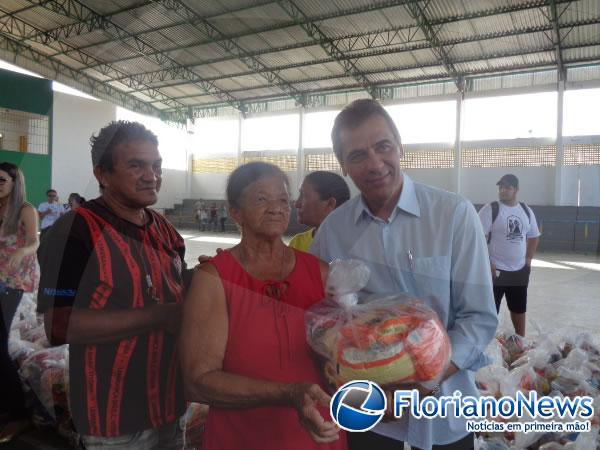 Munic&iacute;pio de Floriano distribui 2 mil cestas b&aacute;sicas na P&aacute;scoa a fam&iacute;lias carentes.(Imagem:FlorianoNews)