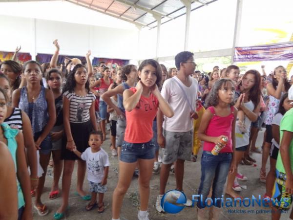 Matin&ecirc; de carnaval re&uacute;ne centenas de foli&otilde;es no CEC. (Imagem:FlorianoNews)