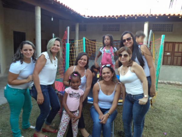 Crian&ccedil;as a Brinquedoteca Senhora Santana participam de tarde de a&ccedil;&atilde;o social.(Imagem:FlorianoNews)