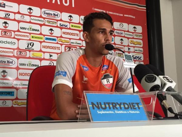 Jogador do River-PI tem casa destruída, perde tudo e pede ajuda na web