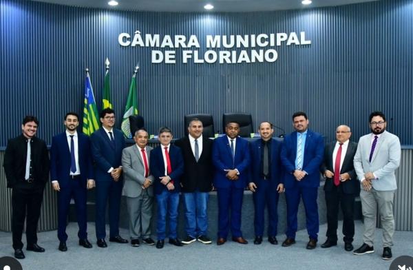 Vereador Joilson Rodrigues reassume mandato na Câmara Municipal de Floriano(Imagem:Reprodução/Instagram )