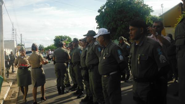 Pol&iacute;cia Militar realizou solenidade de formatura e entrega de medalhas honor&iacute;ficas em Floriano.(Imagem:FlorianoNews)