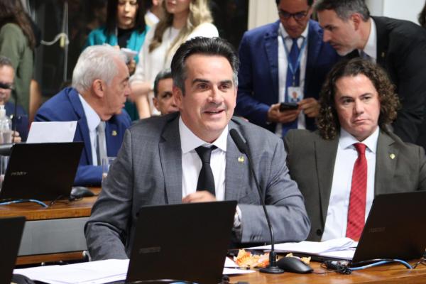 Senado aprova projeto de Ciro que garante acesso gratuito a dados em cadastros como Serasa e SPC