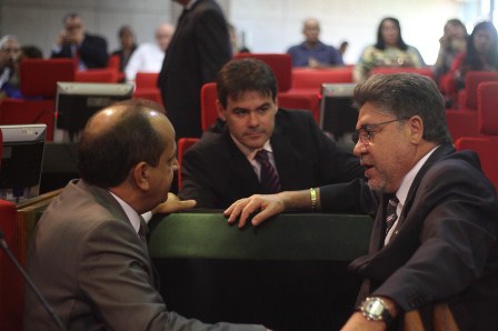 Tramitação do projeto de Refis gera debate em plenário da Alepi