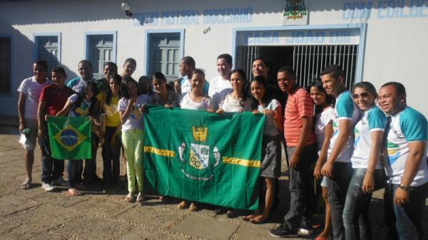 Delega&ccedil;&atilde;o de jovens de Floriano embarcou para o Rio de Janeiro.(Imagem:FlorianoNews)