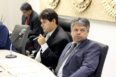 Comissão de Constituição e Justiça se reúne e aprova projetos