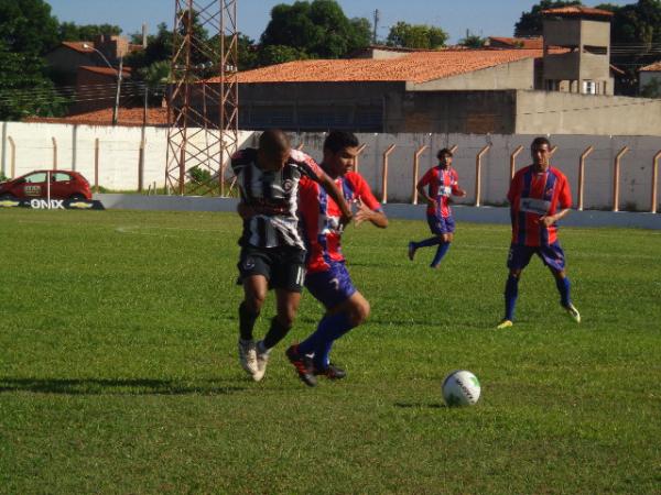 Cori-Sabb&aacute; sai na frente, mas Barras vence jogo em Floriano.(Imagem:FlorianoNews)
