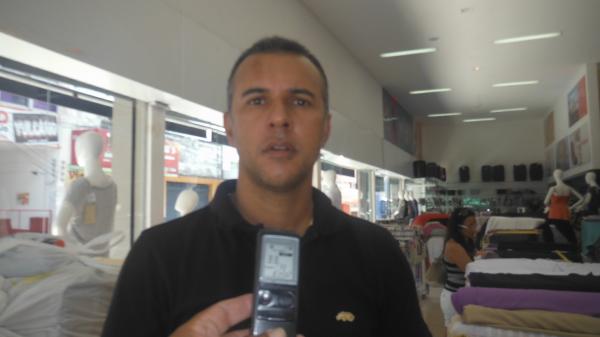 Zezinho, gerente da Nortista Confec&ccedil;&otilde;es.(Imagem:FlorianoNews)