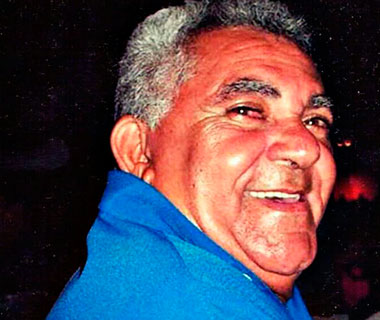 Justiça adia pela 2ª vez júri de locutor e família de garçom se revolta
