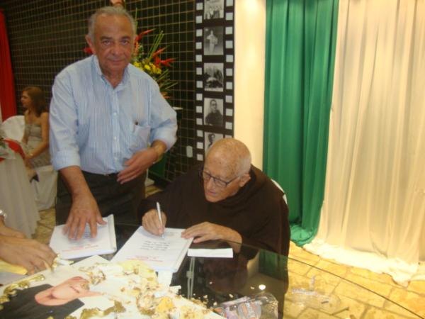 Mais autografos(Imagem:reda&ccedil;&atilde;o)