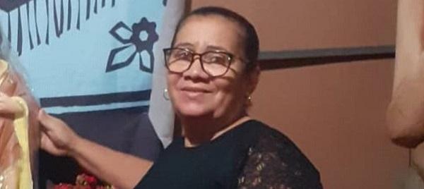 Familiares, amigos e colegas de profissão se despedem da Professora Jesus, em Floriano
