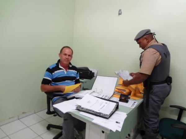 P&aacute;tio da 3&ordf; CIRETRAN est&aacute; lotado de ve&iacute;culos apreendidos.(Imagem:FlorianoNews)