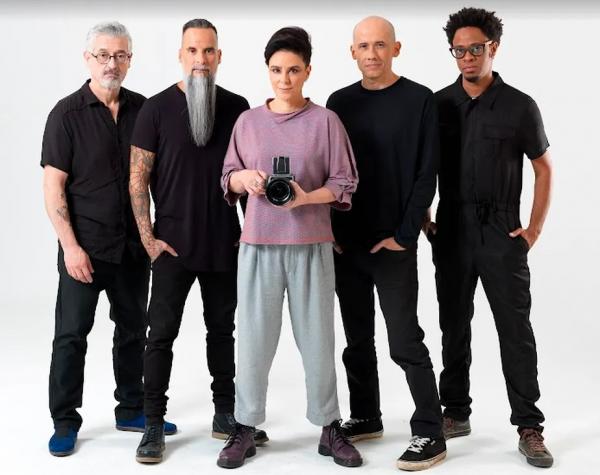 Pato Fu lança singles com três das nove músicas inéditas que geram álbum e show da banda em 2023