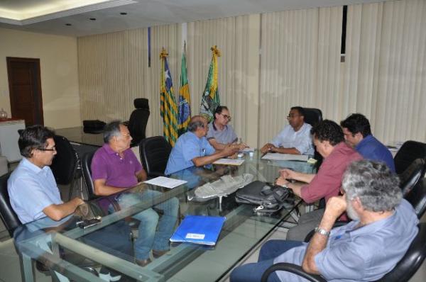 Empresários discutem parceria para o desenvolvimento industrial de Floriano