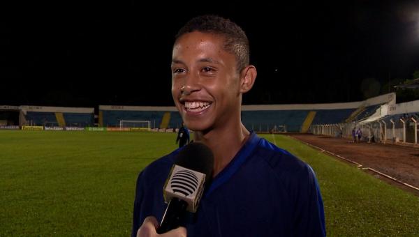 Feliz ao bater marca na Copinha, atacante acredita alcançar outros feitos de Neymar: "É batalhar"